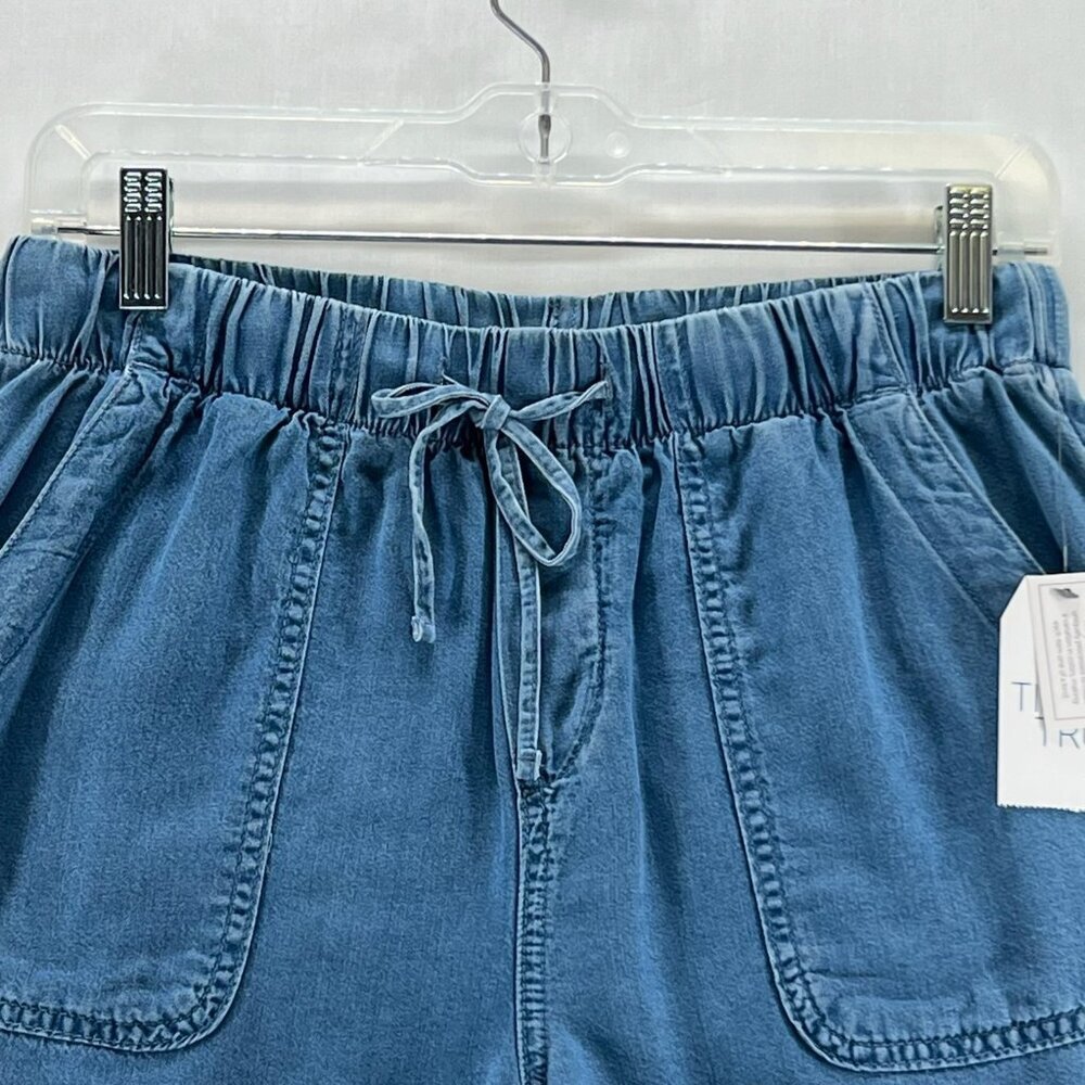 Time & Tru Denim Shorts Size XS High Rise Pull-on Stretch Frayed Hem Medium Wash - Picture 3 of 10